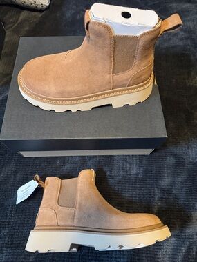 UGG Men's Tan Suede Chelsea Work Boots